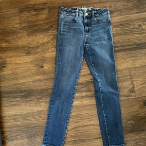 Women’s American Eagle jeans